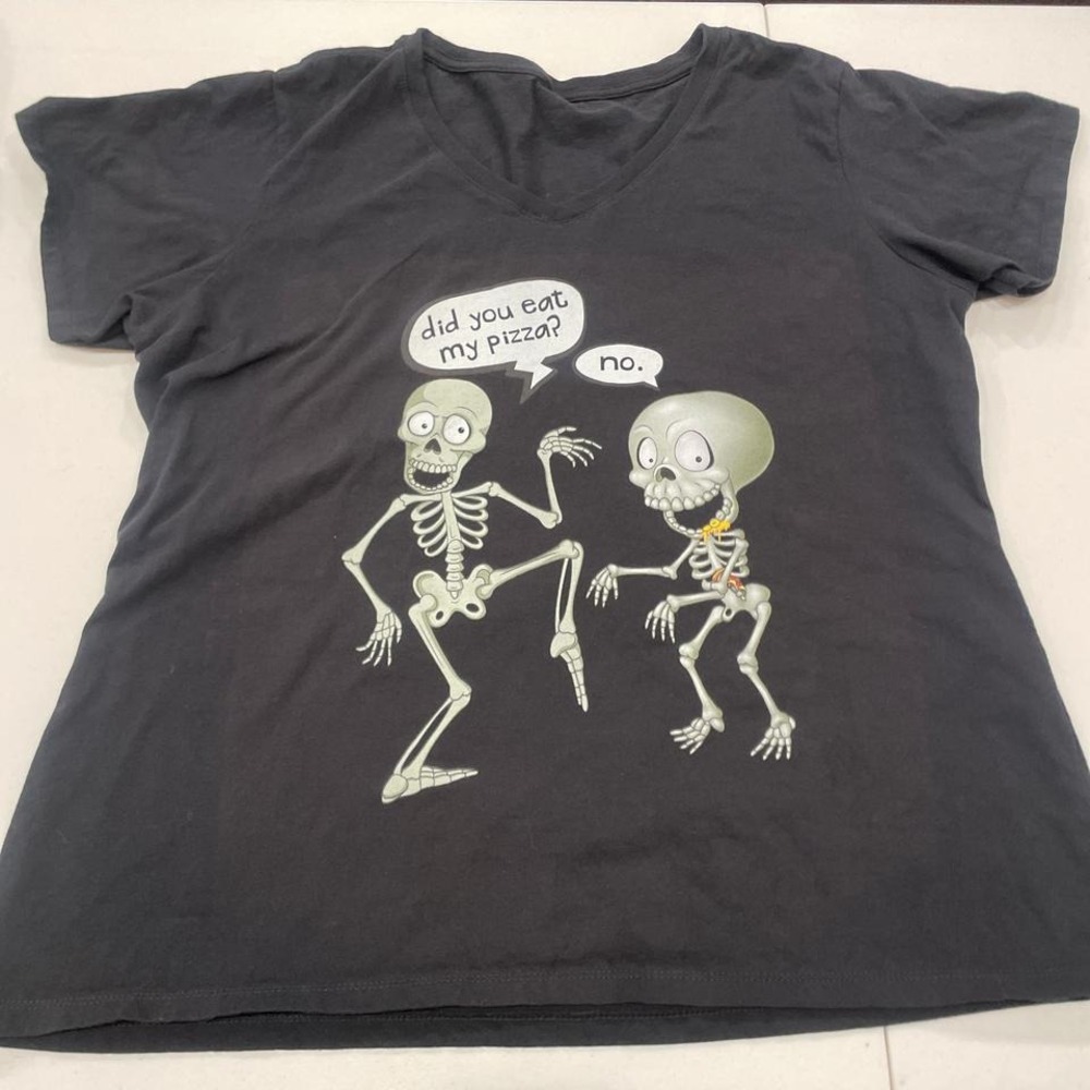 Black‎ funny skeleton t-shirt Graphic tee Halloween joke Womens XL Spooky Season